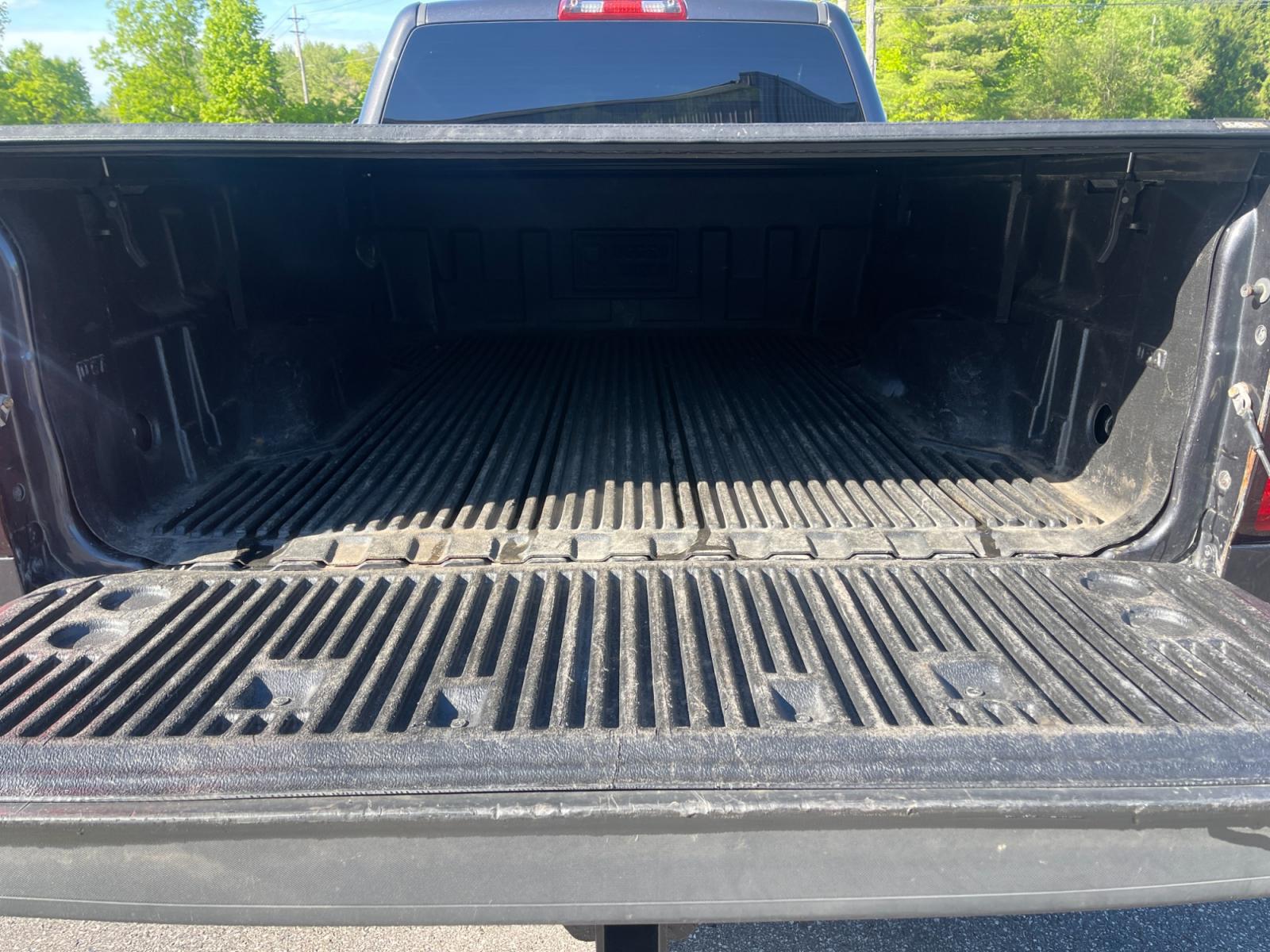 2016 Gray /Black Chevrolet Silverado 2500HD LTZ Z71 Double Cab 4WD (1GC2KWEG7GZ) with an 6.0L V8 OHV 16V FFV engine, 6-Speed Automatic transmission, located at 11115 Chardon Rd. , Chardon, OH, 44024, (440) 214-9705, 41.580246, -81.241943 - This 2016 Chevrolet Silverado 2500 HD LTZ Z71 Double Cab is a heavy-duty pickup truck that combines immense capability with premium features. Powered by a 6.0L Vortec V8 engine with flex-fuel capability and a 6-speed automatic transmission, it boasts a 13,200-pound towing capacity and a 2,796-pound - Photo #14